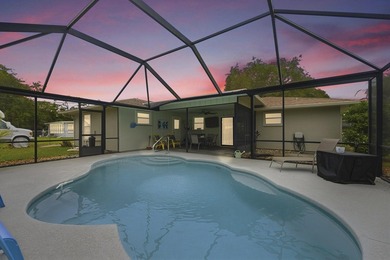 Welcome to this freshly painted 2-bedroom, 2-bathroom pool home - photo 2