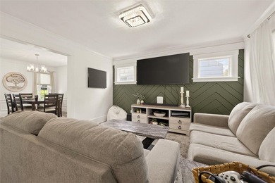 Welcome to this charming and updated colonial in the highly - photo 11