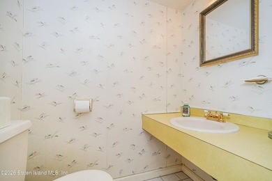 Extra large 2 family high ranch located in the desirable New - photo 12