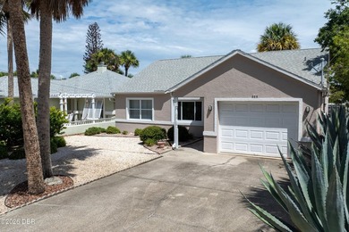 Perfectly situated just a couple of blocks from the ocean in the - photo 5