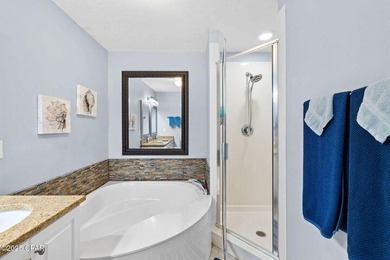 Corner units are always in demand, but few offer the combination - photo 16