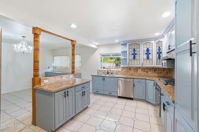 Beautifully remolded two-story home offering 4 bedrooms, 2 1/2 - photo 26