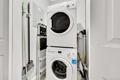 Welcome to this spacious 3-bedroom, 2 full bath co-op in - photo 30