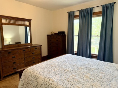 Perfectly positioned on historic Lake Avenue, just one block - photo 35