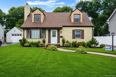 Welcome to the sought after Briarcliff community in Merrick! - photo 1