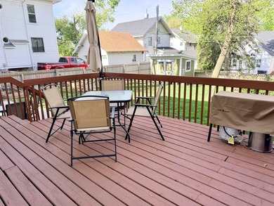 Perfectly positioned on historic Lake Avenue, just one block - photo 43