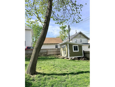 Perfectly positioned on historic Lake Avenue, just one block - photo 45