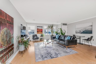 Welcome to 1490 Outlook Ave 1D at Sunset Cove! Immaculate 2 - photo 1