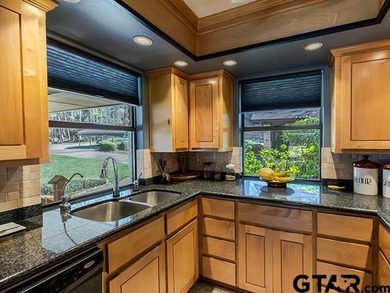 Stunning retreat (two homes) on Lake Jacksonville (1922 sq.ft - photo 16