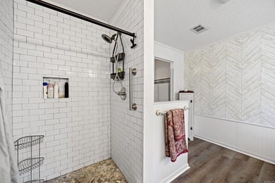 Discover the perfect blend of privacy, land, and convenience - photo 20