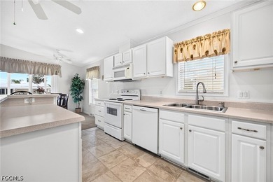 TURNKEY/FURNISHED 3 bedroom, 2 bath manufactured home in the 55+ - photo 8