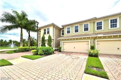 Lake Townhome/Townhouse For Sale in Fort Myers, Florida