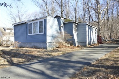 Lake Hopatcong Home Sale Pending in Mount Arlington New Jersey