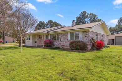 Great multigenerational living possibilities, or rent one and - photo 1
