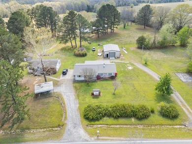 Great multigenerational living possibilities, or rent one and - photo 2