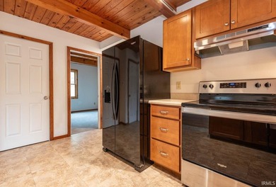 This charming, southeast side salt box with it's flexible floor - photo 13