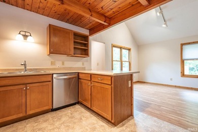 This charming, southeast side salt box with it's flexible floor - photo 14