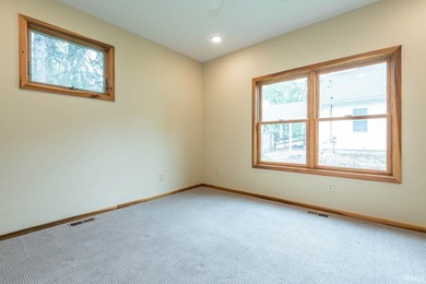 This charming, southeast side salt box with it's flexible floor - photo 15