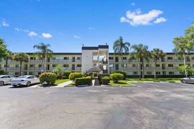 Lake Condo For Sale in Delray Beach, Florida