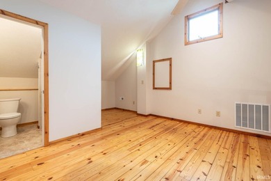 This charming, southeast side salt box with it's flexible floor - photo 22