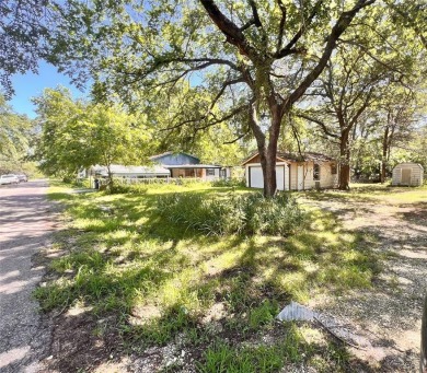 Lake Home For Sale in Gordonville, Texas