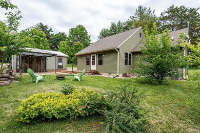 This charming, southeast side salt box with it's flexible floor - photo 32