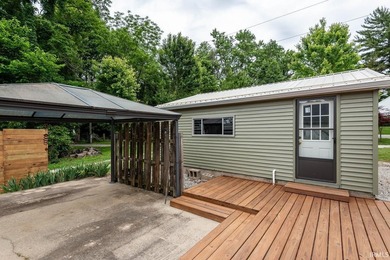 This charming, southeast side salt box with it's flexible floor - photo 35