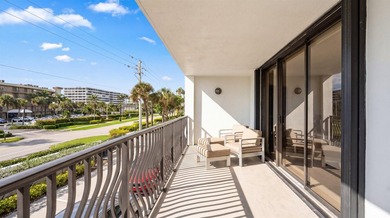 Bright and Spacious 3 Bed 3.5 Bath Condo in Oceanfront Boutique - photo 3