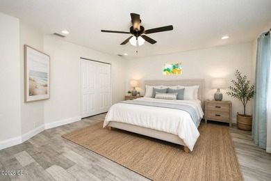 Welcome to this beautifully renovated 5-bedroom, 2.5-bath pool - photo 7
