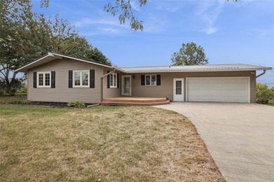 Oak Lake Home For Sale in Grinnell Iowa