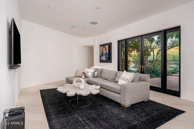 A uniquely tasteful ''lock 'n leave'' home with a crisp, clean - photo 16