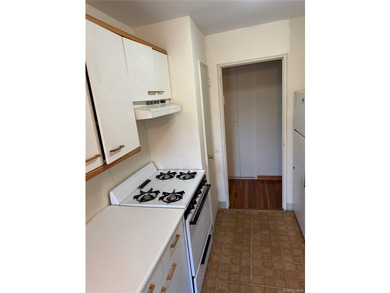 Just Reduced, Charming 1 bedroom apartment facing southwest - photo 10