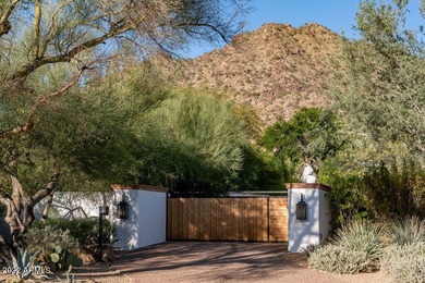 A uniquely tasteful ''lock 'n leave'' home with a crisp, clean - photo 44