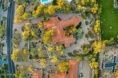 A uniquely tasteful ''lock 'n leave'' home with a crisp, clean - photo 48