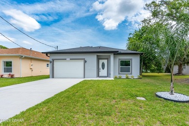 BRAND NEW HOME!! Beautifully constructed new home offering 3 - photo 3