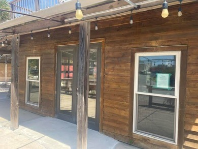 St George Island awesome opportunity! Mixed use building for - photo 3