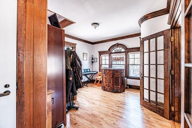 A truly rare find: 5-unit building one door from the Eastern - photo 13
