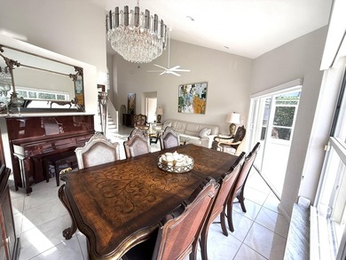 Delightful well-maintained, low HOA, Mediterranean-inspired - photo 15