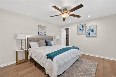 Welcome to this charming 3 bedroom/2 bathroom home with an open - photo 17
