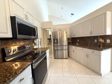 Delightful well-maintained, low HOA, Mediterranean-inspired - photo 18