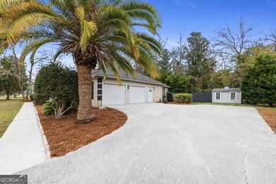 Welcome to 811 Riverview, located in the desirable golf cart - photo 19