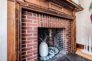 A truly rare find: 5-unit building one door from the Eastern - photo 19