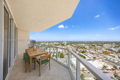 Rarely available Suite D penthouse on the 26th floor with - photo 22