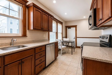 A truly rare find: 5-unit building one door from the Eastern - photo 22