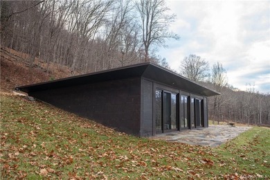 Exceptional opportunity to acquire this contemporary masterpiece - photo 23