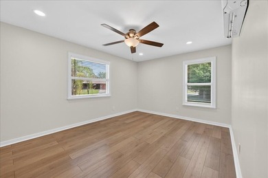 Welcome to this charming 3 bedroom/2 bathroom home with an open - photo 23