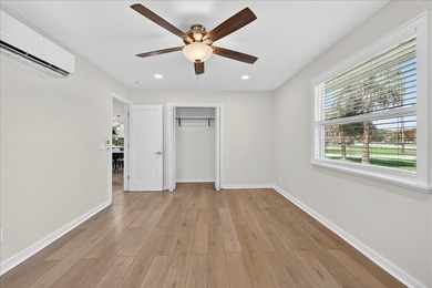 Welcome to this charming 3 bedroom/2 bathroom home with an open - photo 24