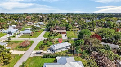 Welcome to this charming 3 bedroom/2 bathroom home with an open - photo 33