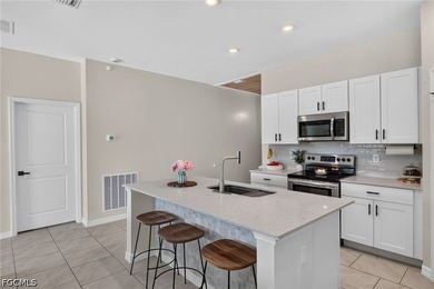 Welcome to this beautifully upgraded 3-bedroom, 2-bath home in - photo 7