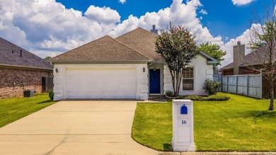 Adorable home and yard, There has been so much done to this - photo 1